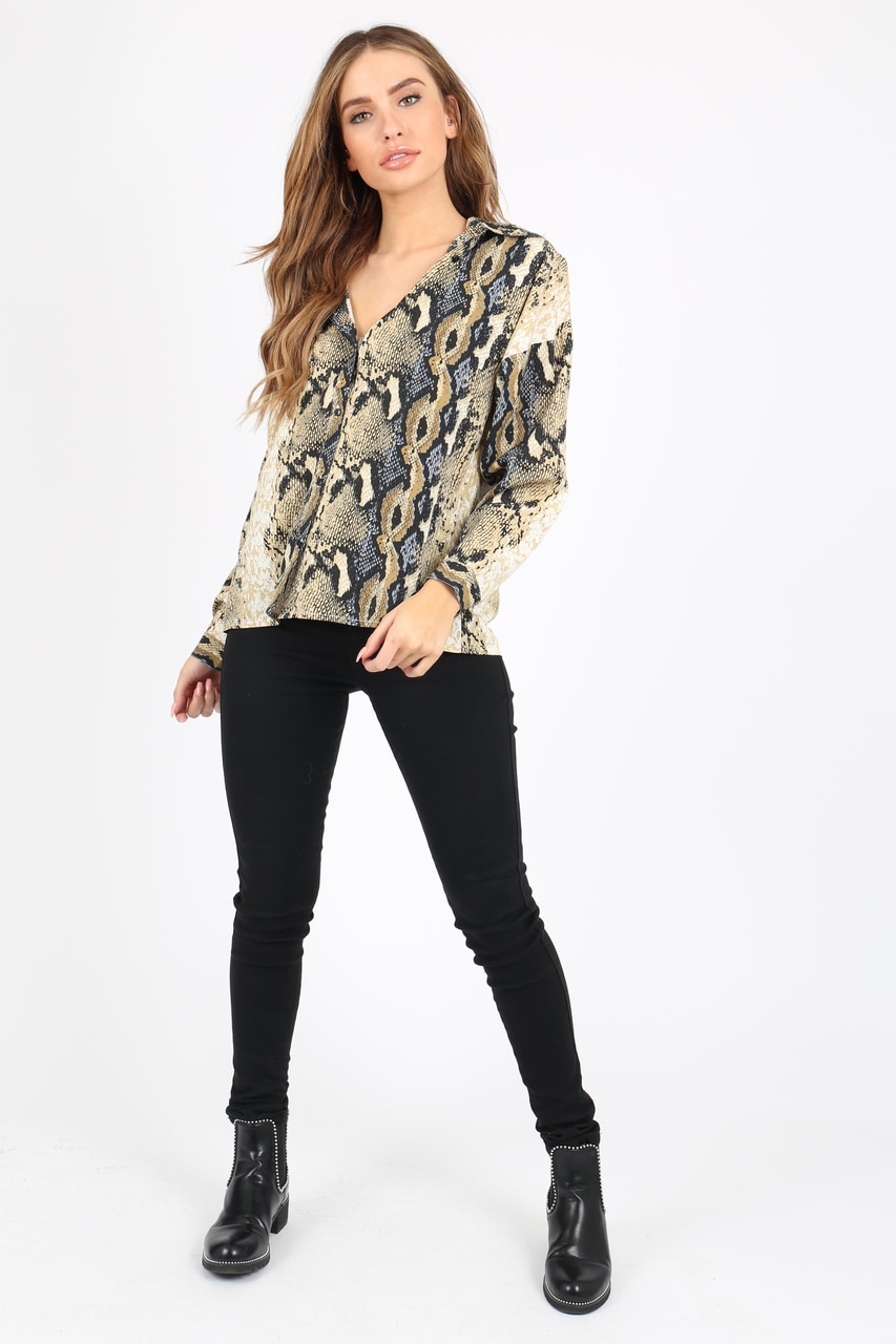 stock_images/Snake_Print_Shirt_With_Long_Sleeves_2.jpg